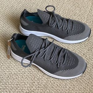 Mercury 2.0 | Native Shoes | Size 9